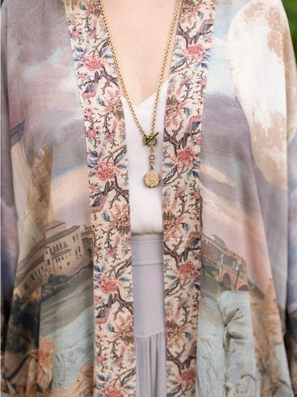 Market of Stars Imaginarium Opera Scenic Print Kimono Robe in Muted Pastels - Picture 7 of 8